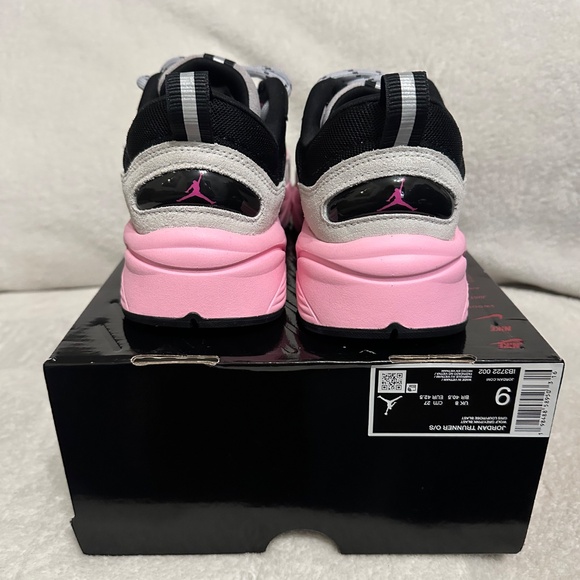 Nike Air Jordan Trunner - Picture 2 of 4